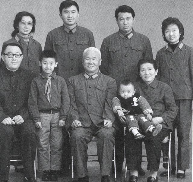 38年东进纵队挺进冀南,陈赓指示卜盛光:竭力促成陈再道找好老婆